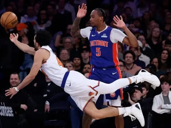 Spurs ถล่ม Suns